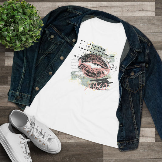 Kiss Graphic Tee — Women's Lip Print 'XOXO' Cotton Shirt - Fortunate Lemon Shop